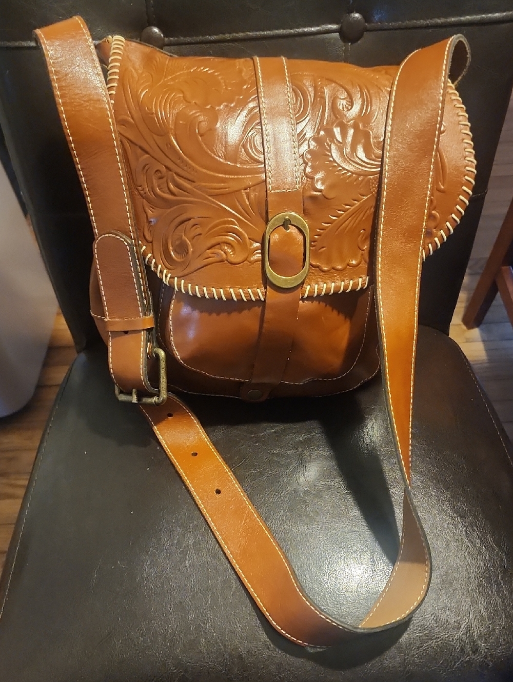 Tooled Leather Tan Crossbody Bag with Whipstitch Trim - Picture 6 of 8